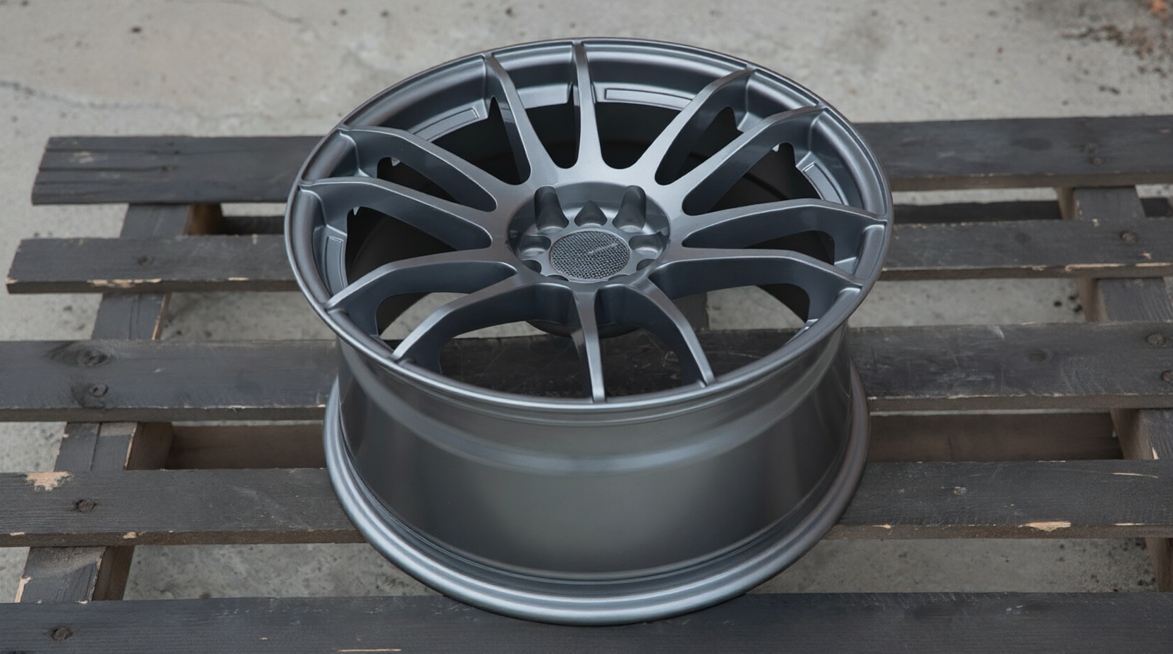 NEW! Style Gram lights 57xtreme R18 8.5j ET30 5*100/114.3 (D165) NN