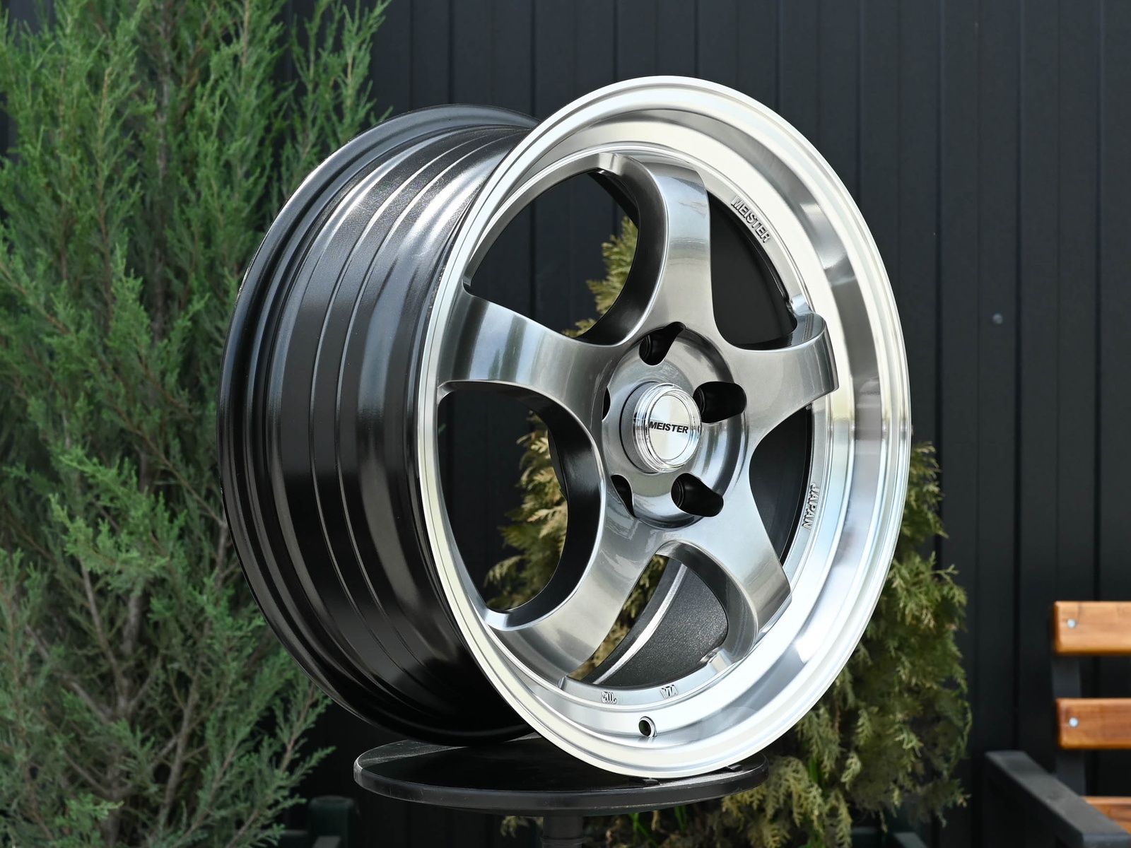 R17 Taigiro Meister 7.5J ET38 5*114.3 Темный хром