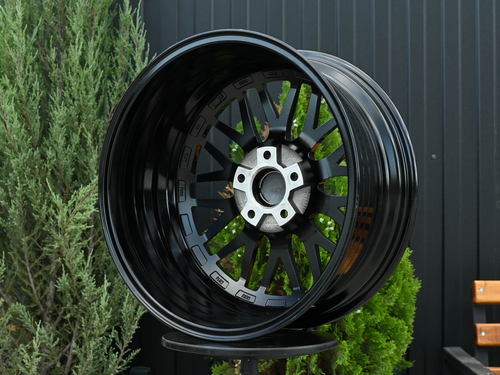 R17 BBS LM Стиль 7.5J ET38 5*114.3 Черный