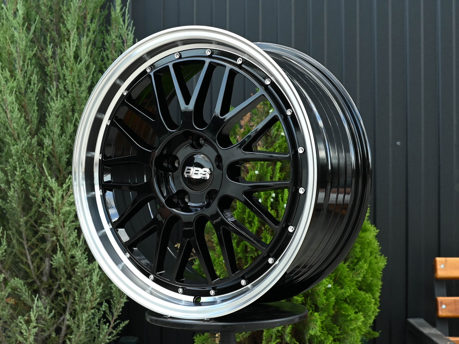 R17 BBS LM Стиль 7.5J ET38 5*114.3 Черный
