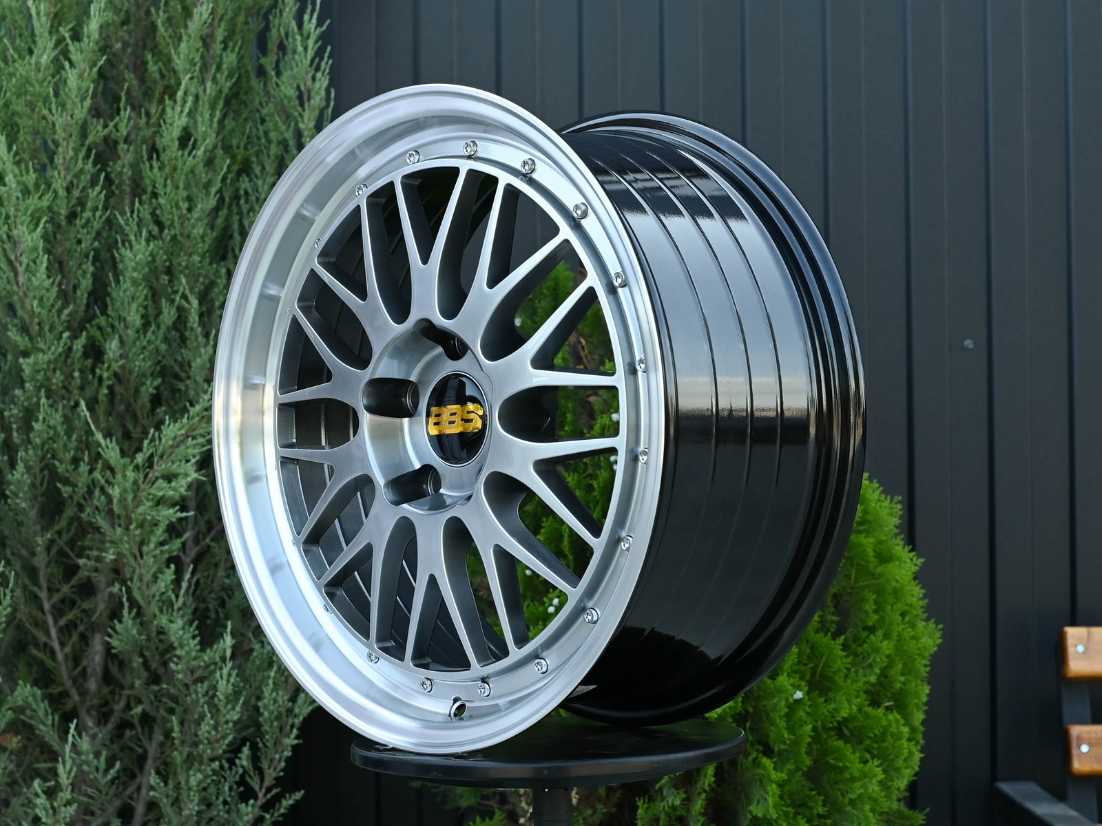 R17 BBS LM Стиль 7.5J ET38 5*114.3 Темный хром