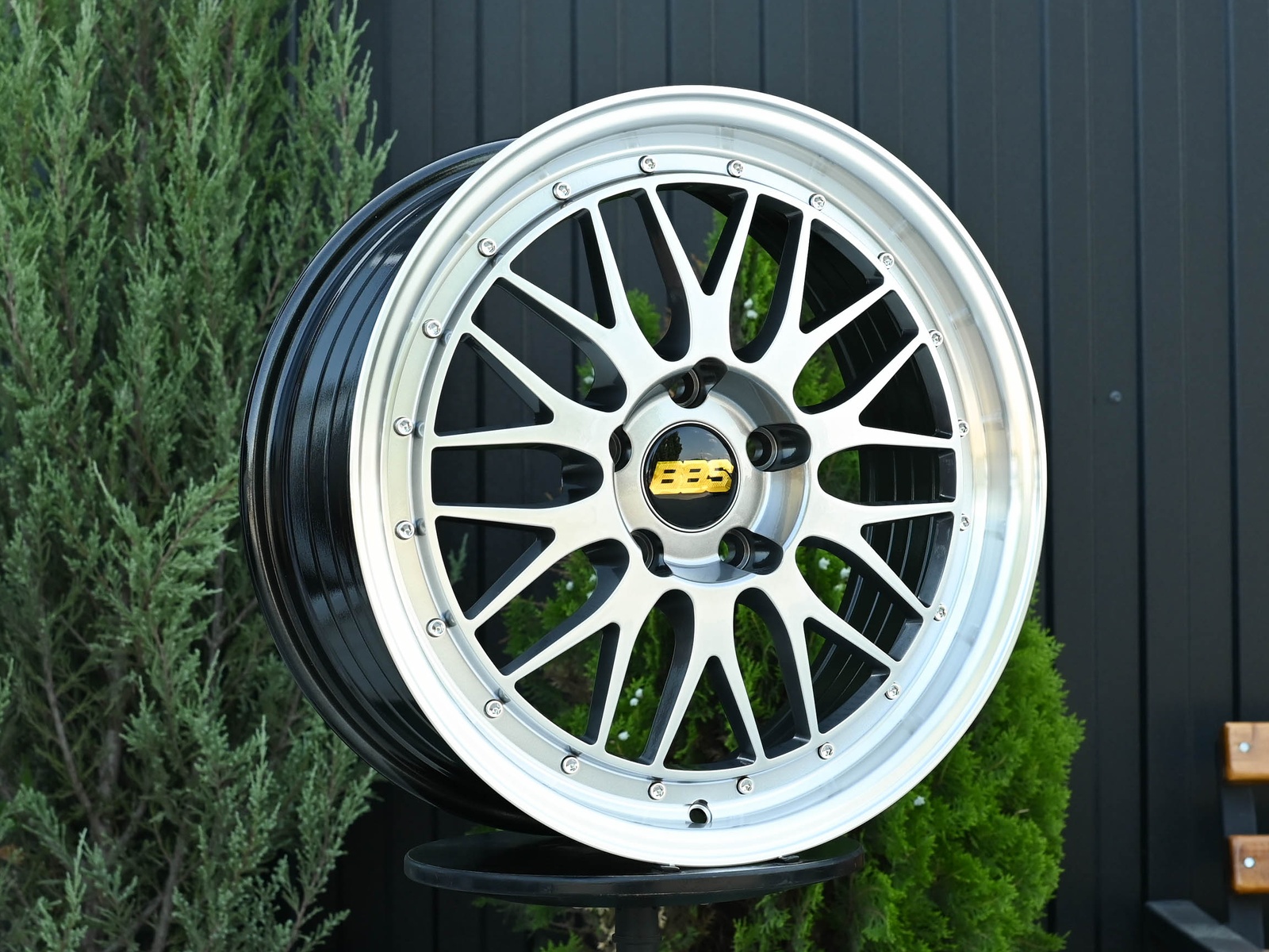 R17 BBS LM Стиль 7.5J ET38 5*114.3 Темный хром