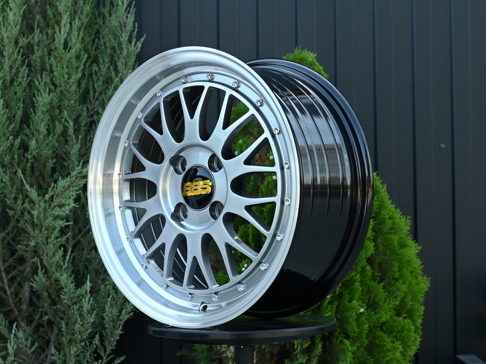 R17 BBS LM Стиль 7.5J ET38 4*100 Темный хром