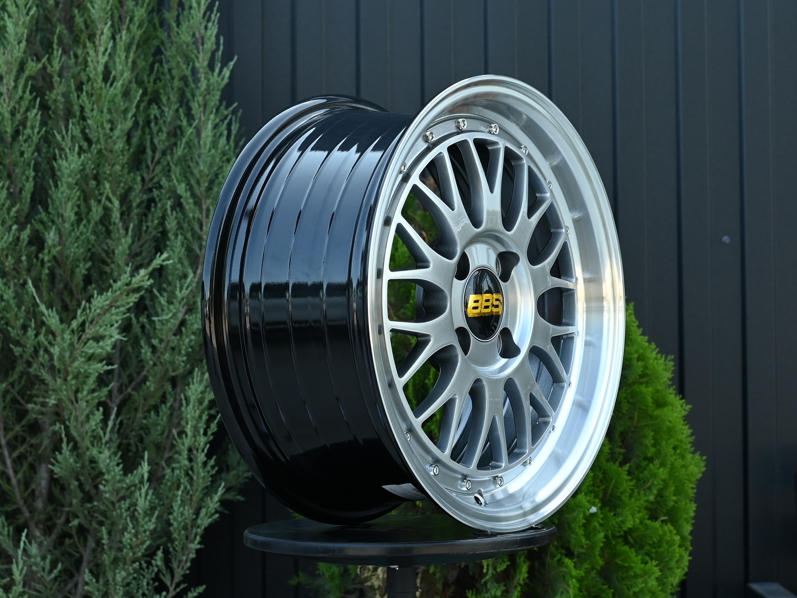 R17 BBS LM Стиль 7.5J ET38 4*100 Темный хром