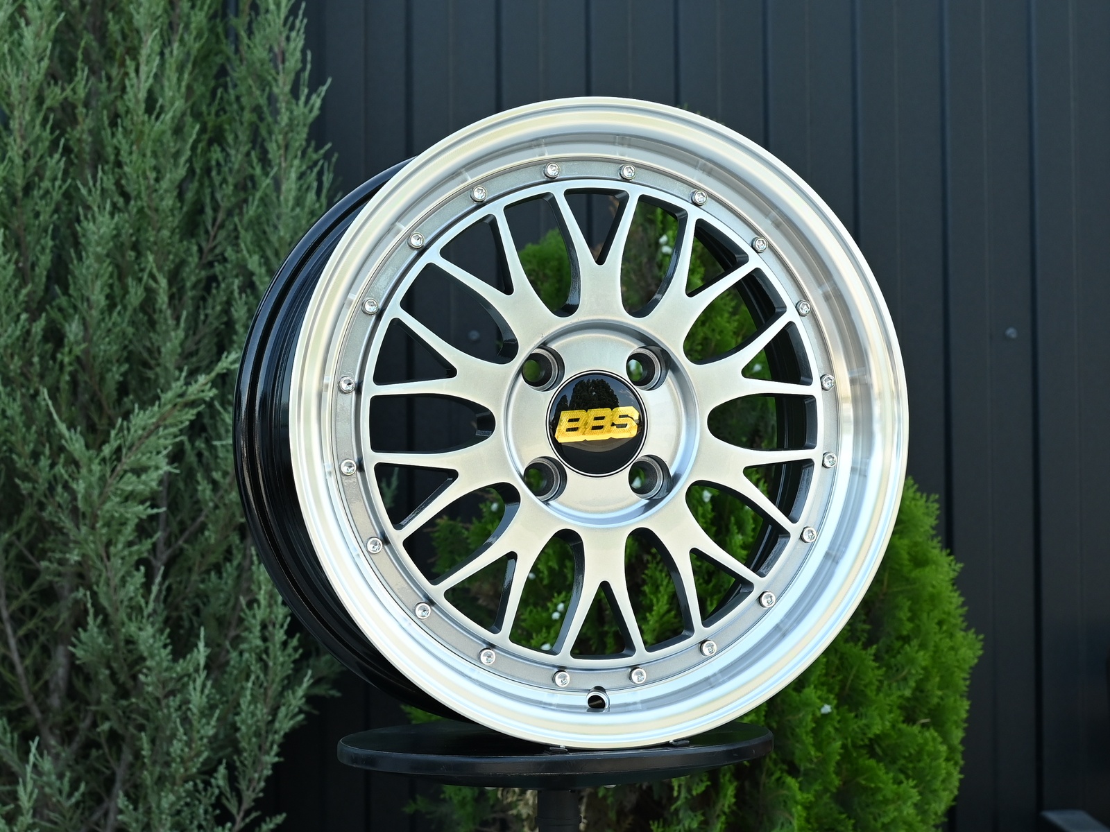 R17 BBS LM Стиль 7.5J ET38 4*100 Темный хром