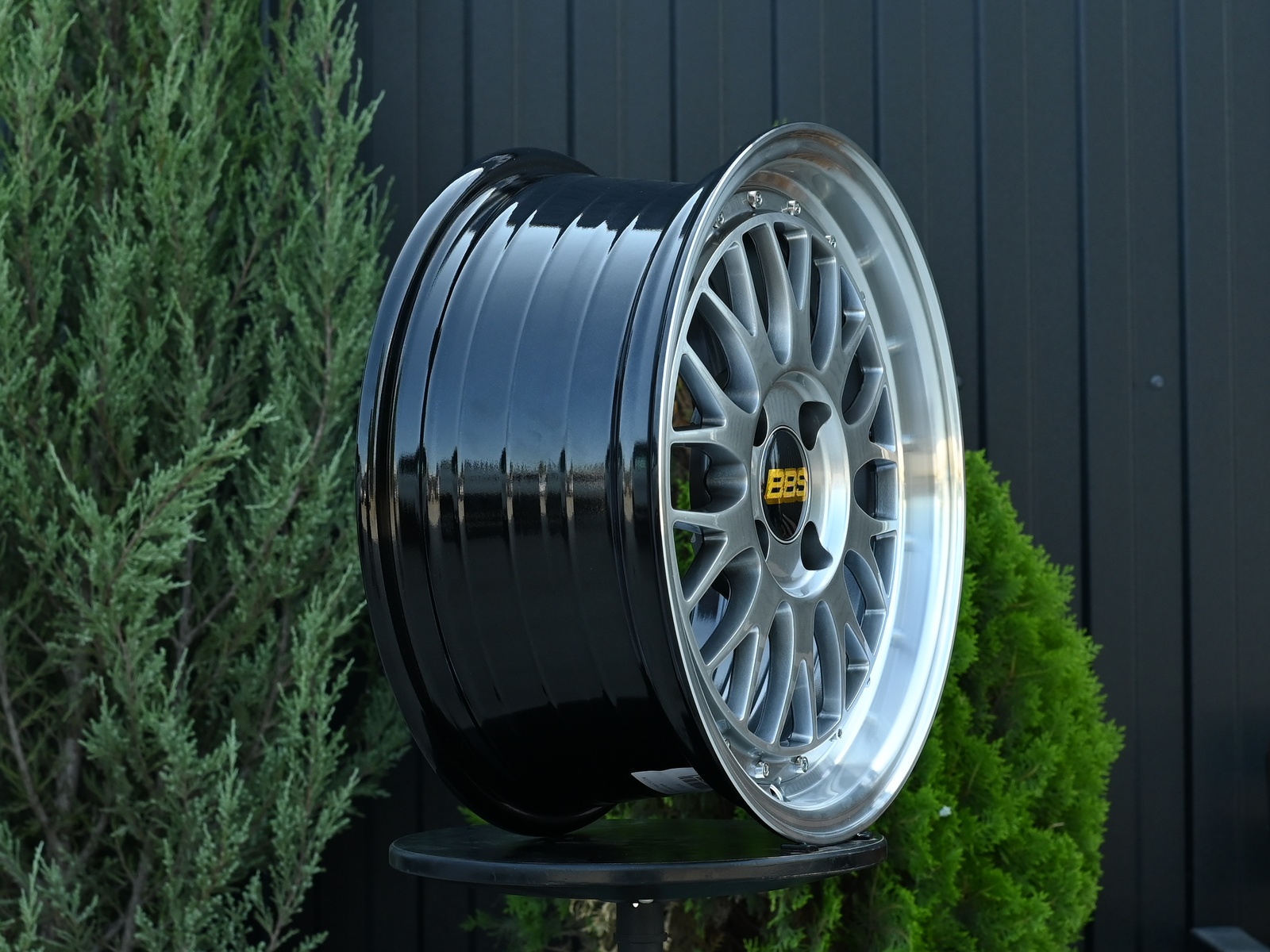 R17 BBS LM Стиль 7.5J ET38 4*100 Темный хром