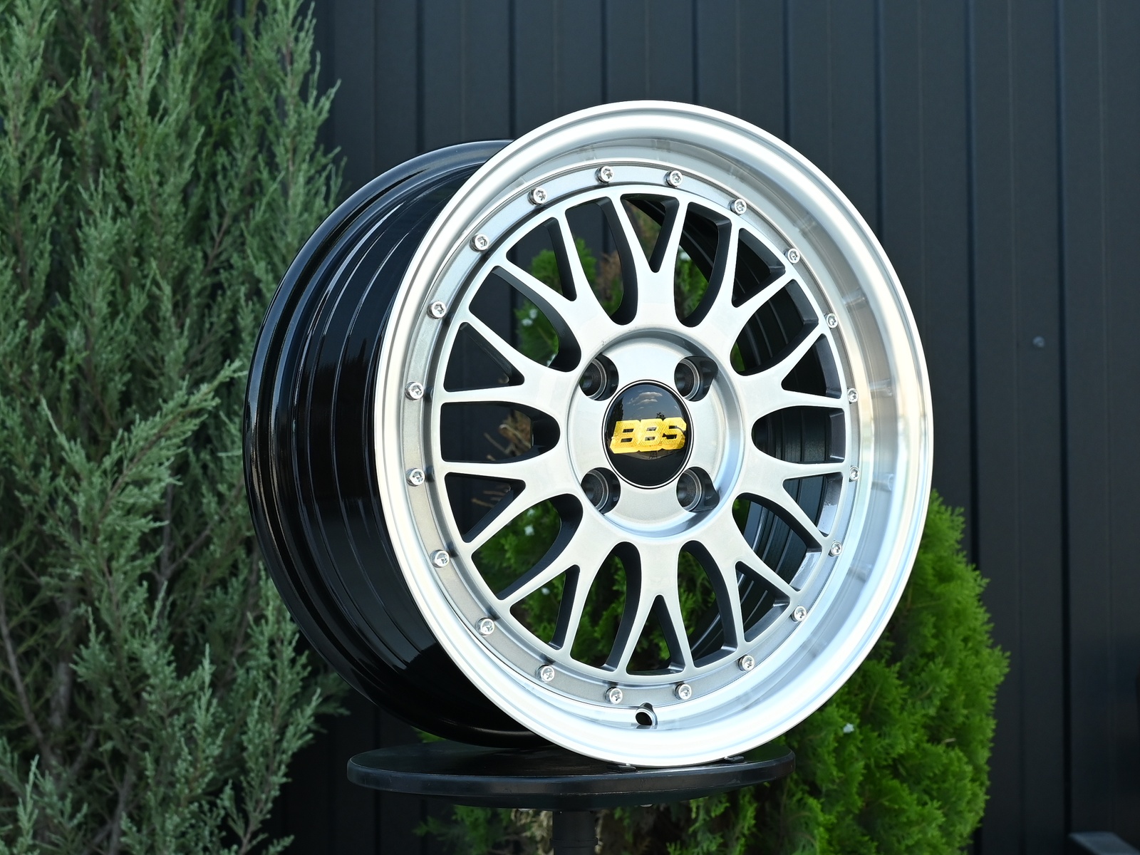 R17 BBS LM Стиль 7.5J ET38 4*100 Темный хром