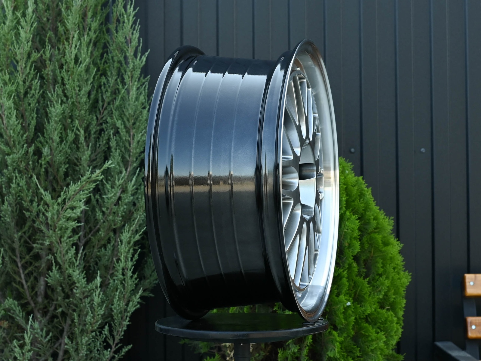 R17 BBS LM Стиль 7.5J ET38 5*105 Темный хром