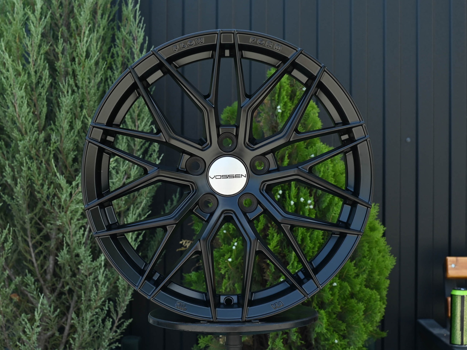 R19 Vossen 3323 Стиль 8.5J ET38 5*108 Черный