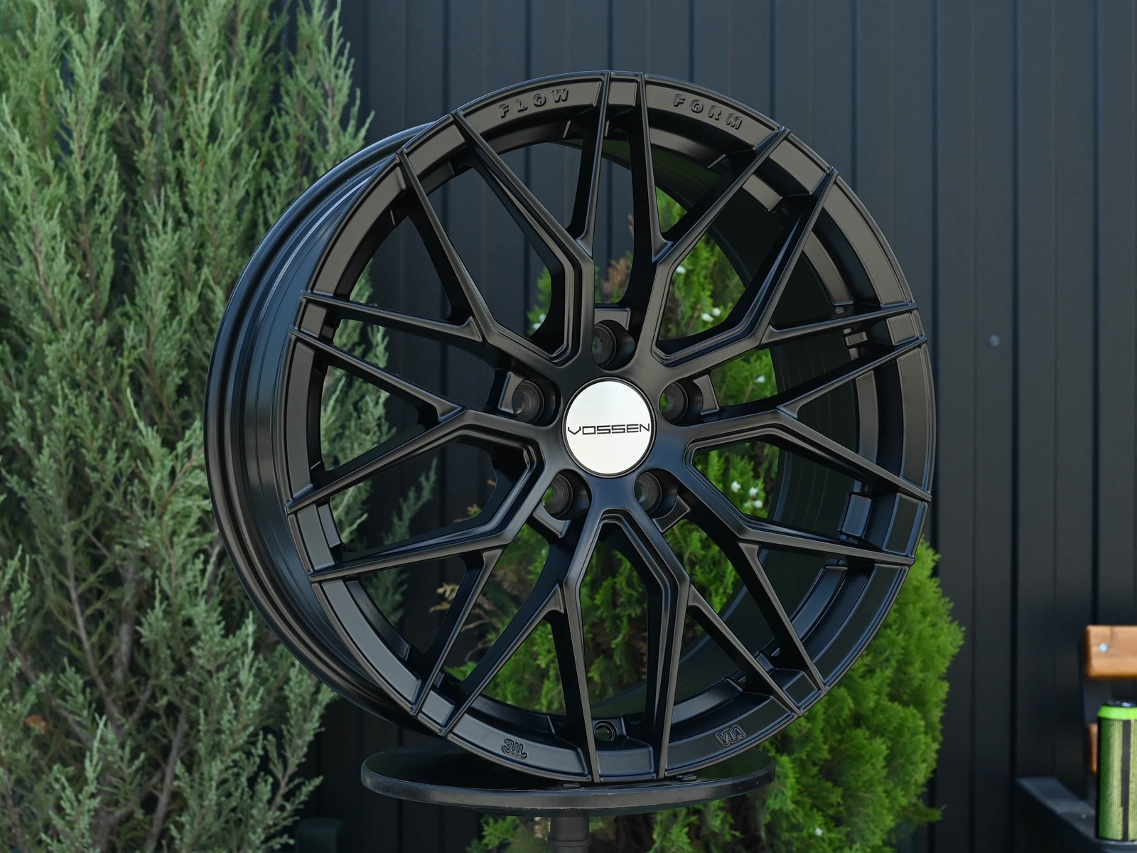 R19 Vossen 3323 Стиль 8.5J ET38 5*108 Черный