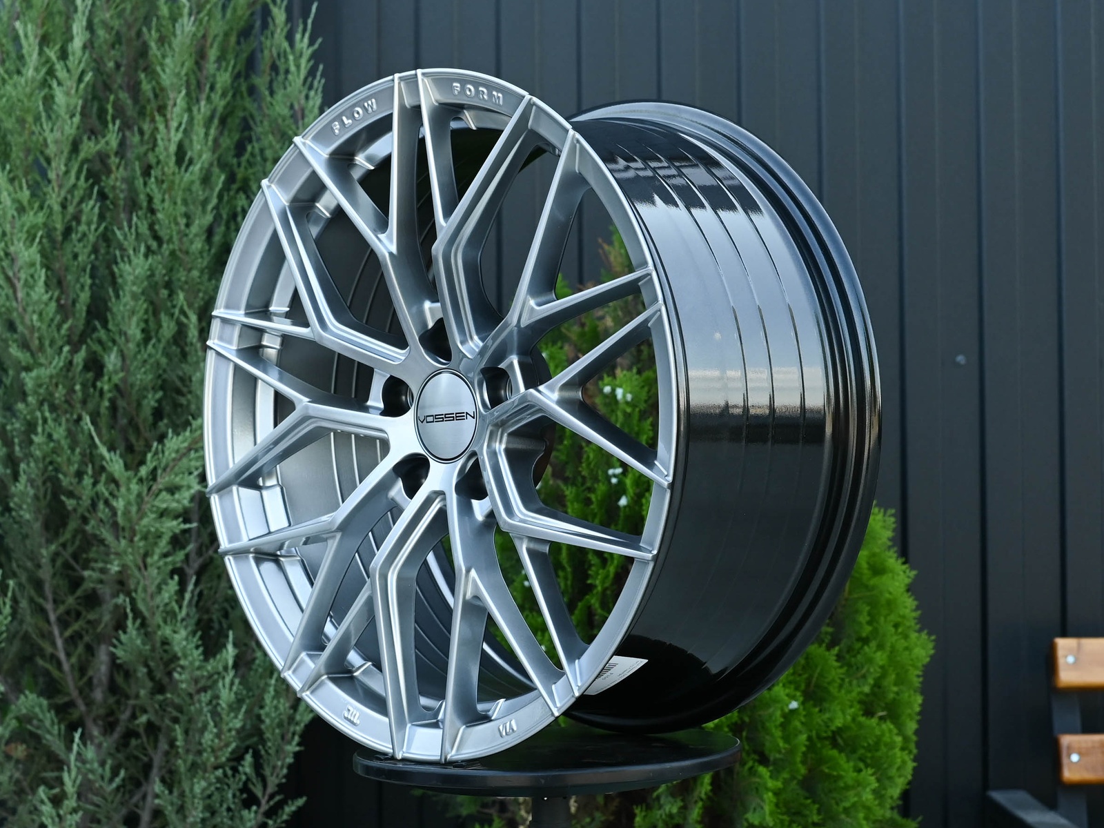 R19 Vossen 3323 Стиль 8.5J ET38 5*108 Cеребро