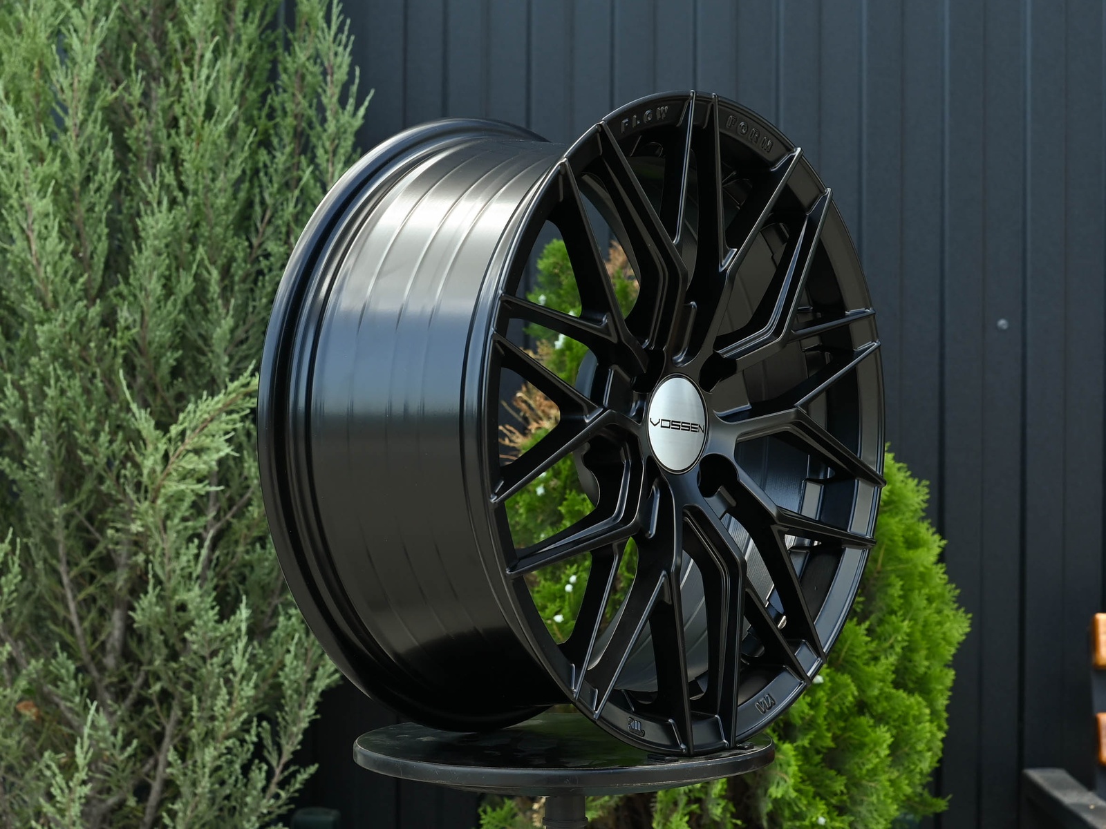 R16 Vossen 3323 стиль 7.0 ET38 4*100 Черный