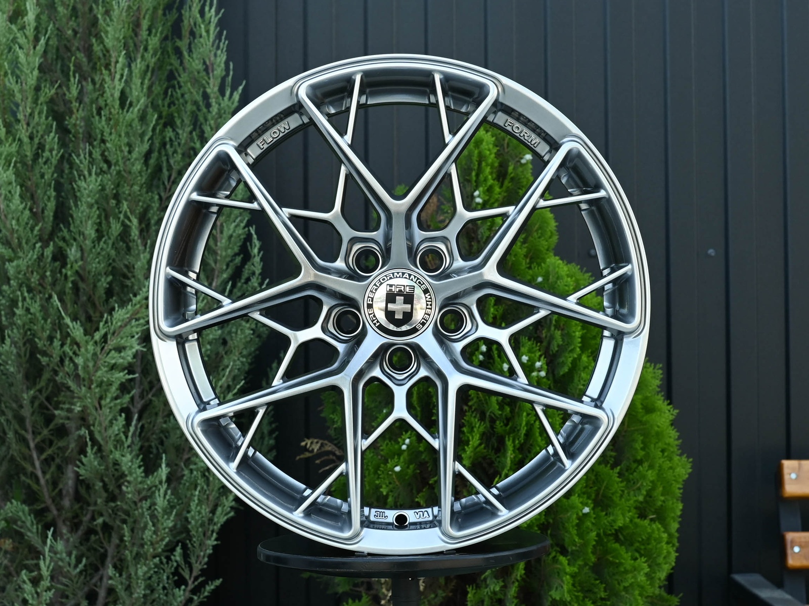 R18 HRE FF10 Стиль 8.0J ET38 5*108 Темное серебро