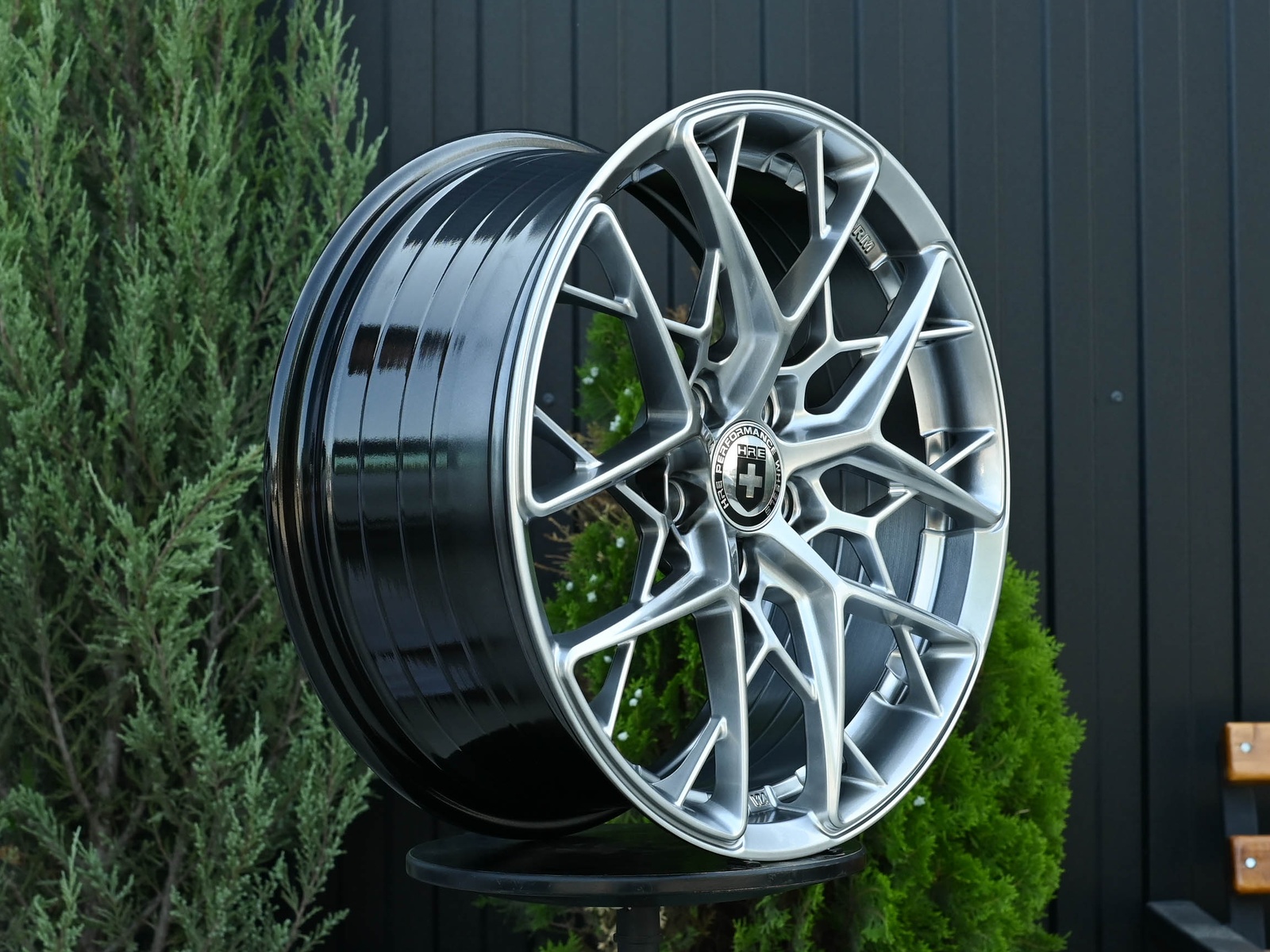 R18 HRE FF10 Стиль 8.0J ET38 5*108 Темное серебро