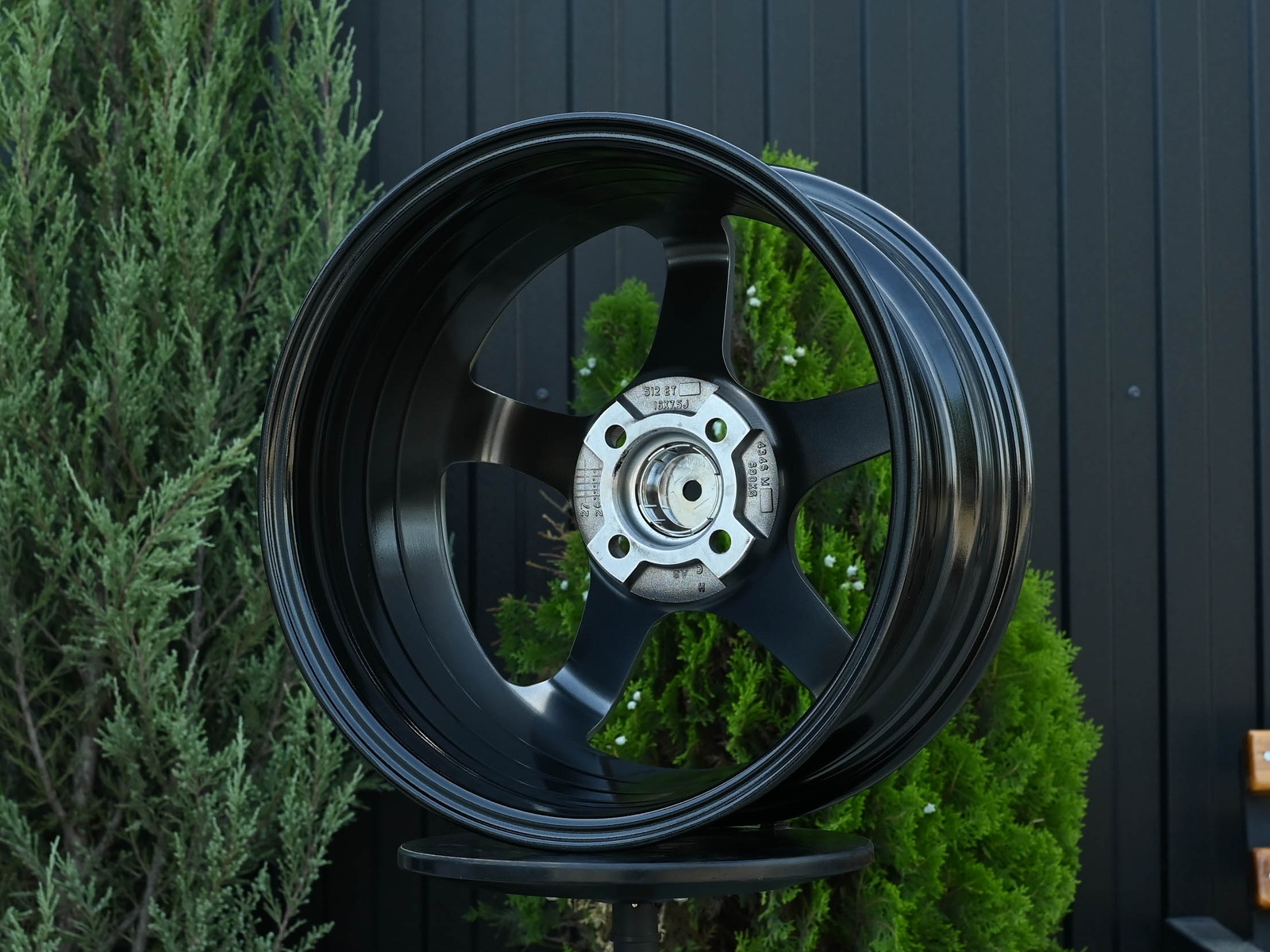 R17 Advan GT стиль 7.5 ET38 4*114.3 Темный хром