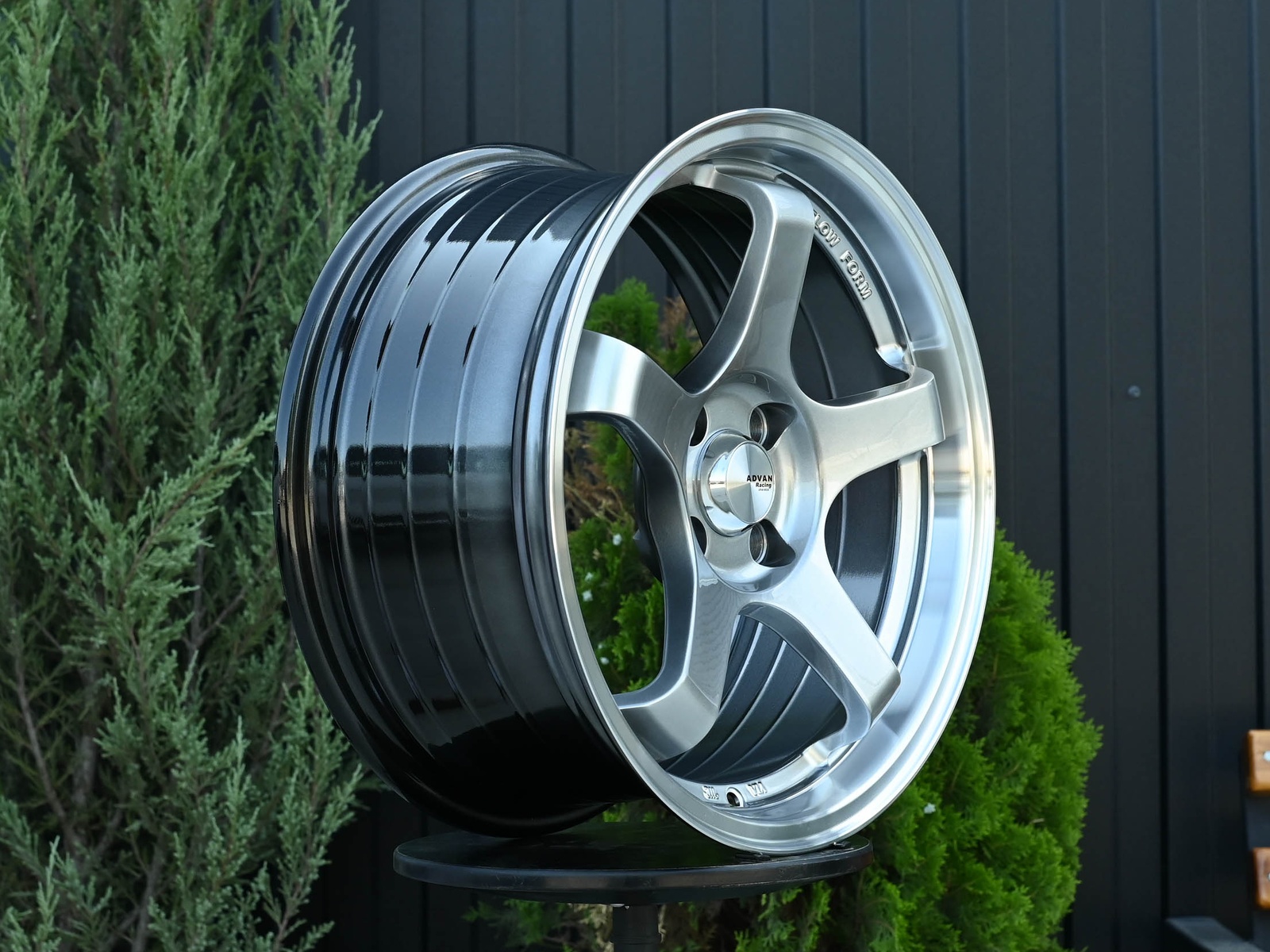 R16 Advan GT Стиль 7.5J ET30 4*100 Серебро