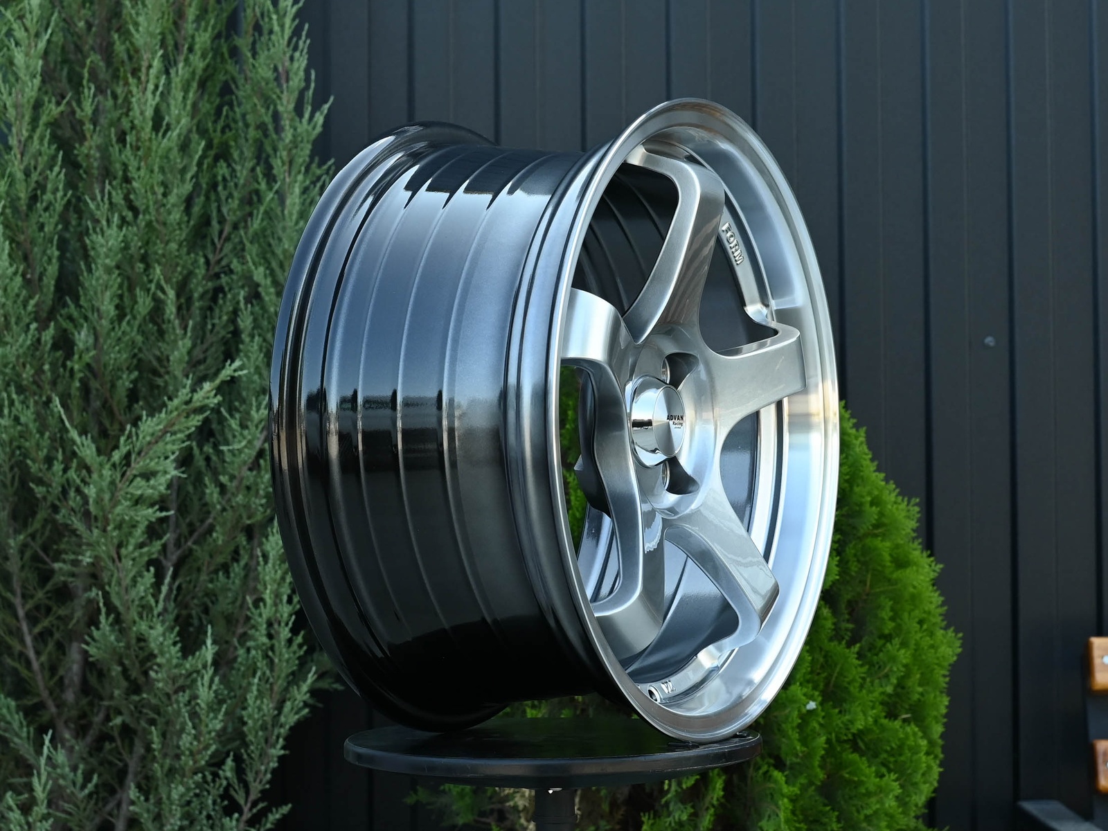 R16 Advan GT Стиль 7.5J ET30 4*100 Серебро