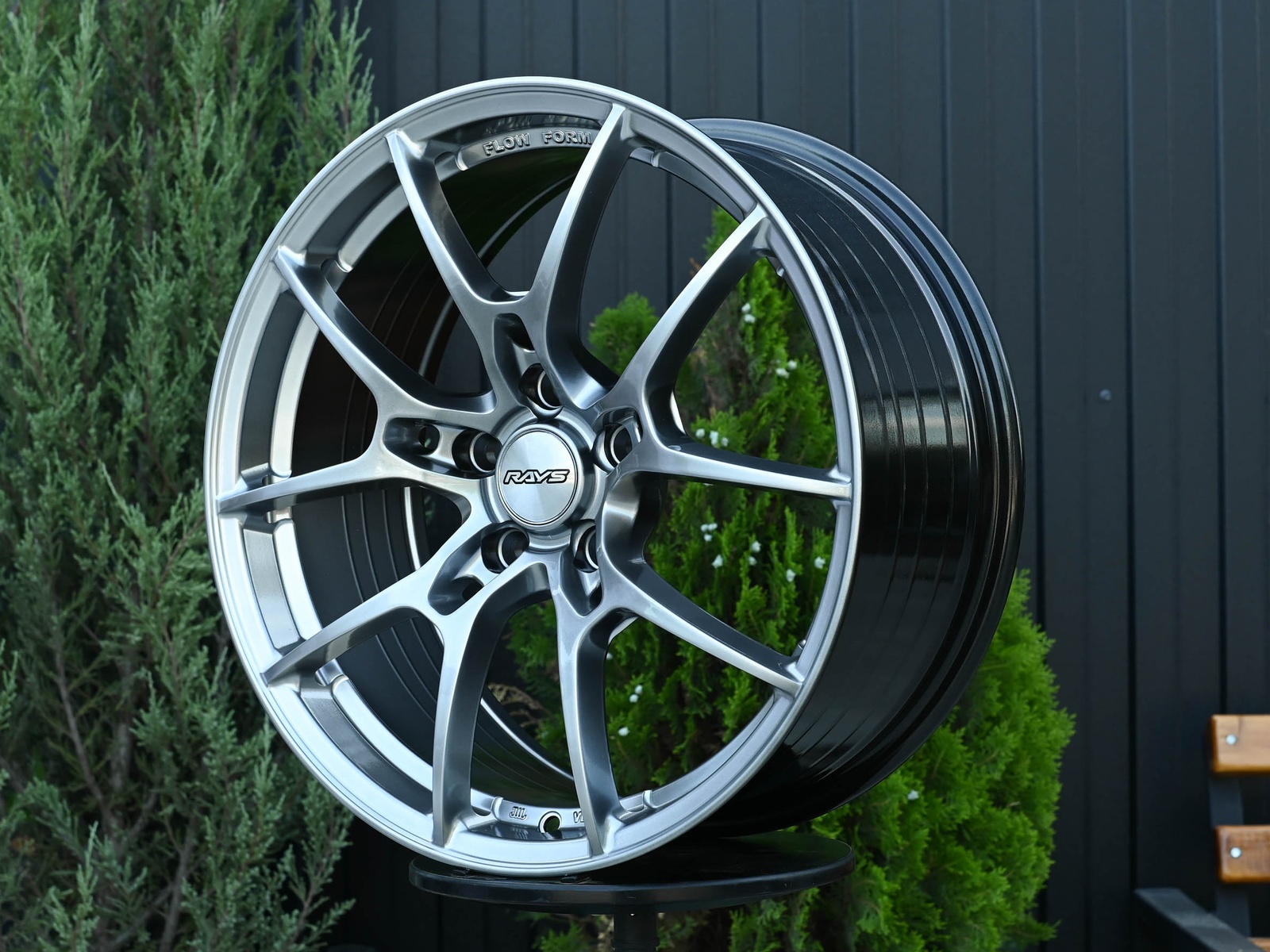 R19 Rays G025 стиль 8.5 ET38 5*108 Темный хром