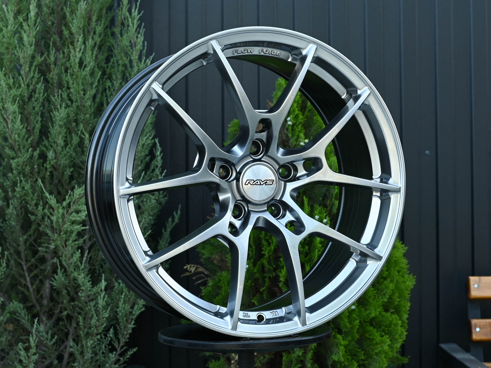 R19 Rays G025 стиль 8.5 ET38 5*108 Темный хром