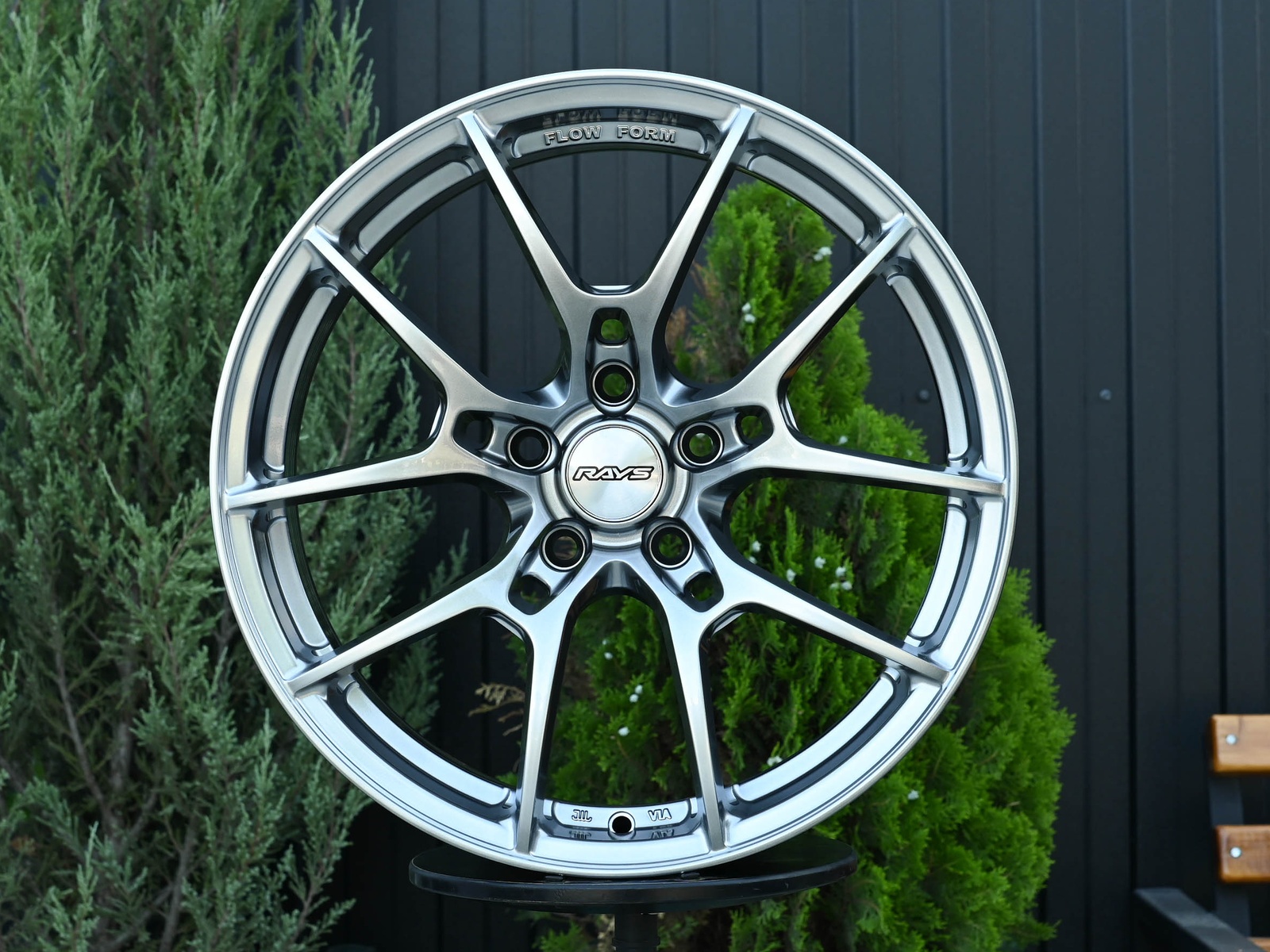 R19 Rays G025 стиль 8.5 ET38 5*108 Темный хром