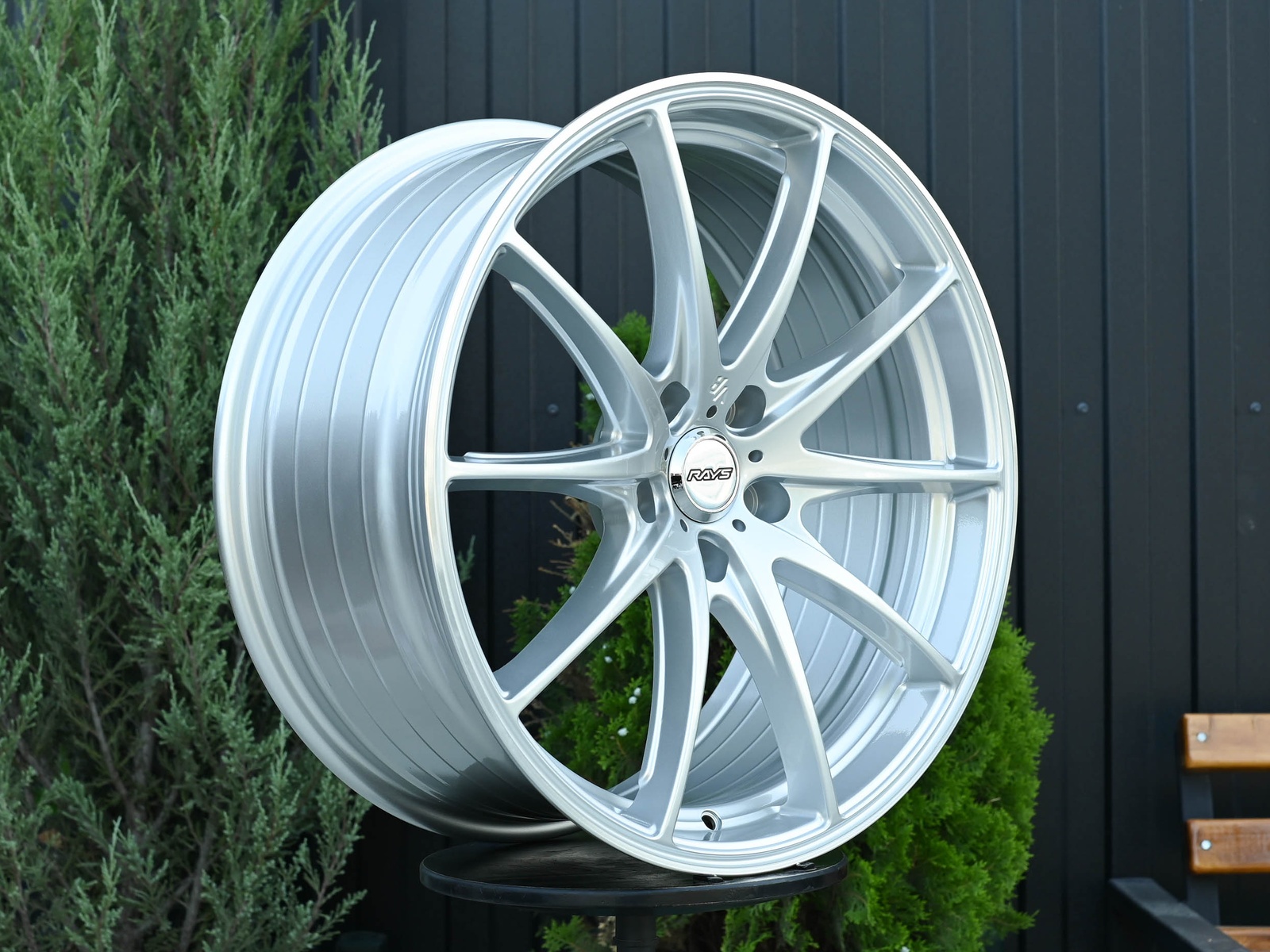 R18 Rays G25 стиль 8.0 ET40 5*114. Серебро