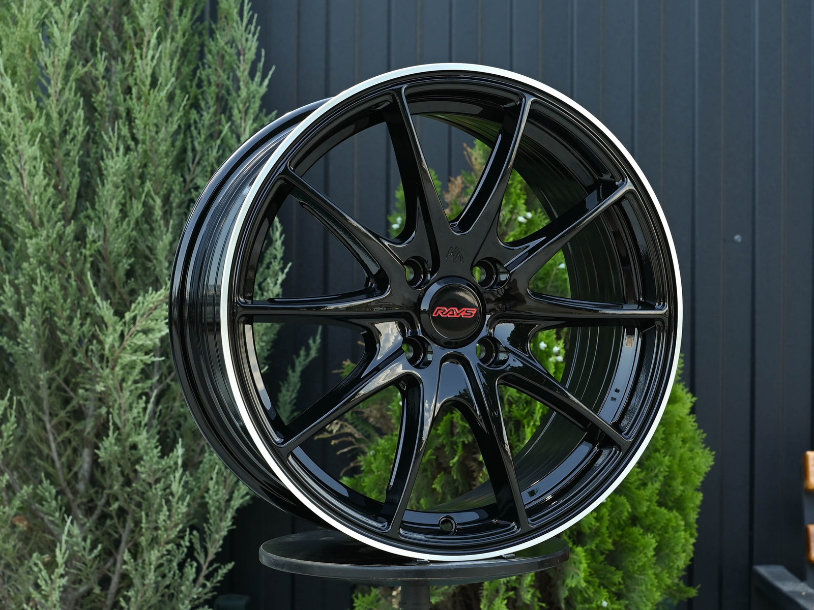 R17 Rays G25 Стиль 7.5J ET40 4*100 Черный