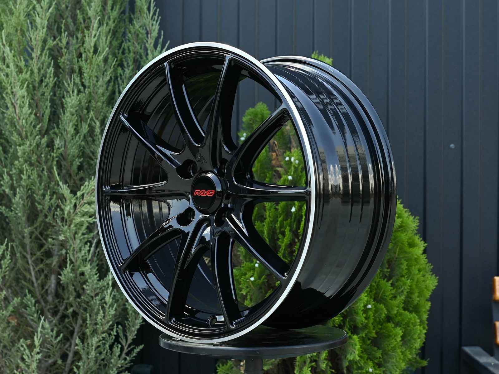 R17 Rays G25 Стиль 7.5J ET40 4*100 Черный