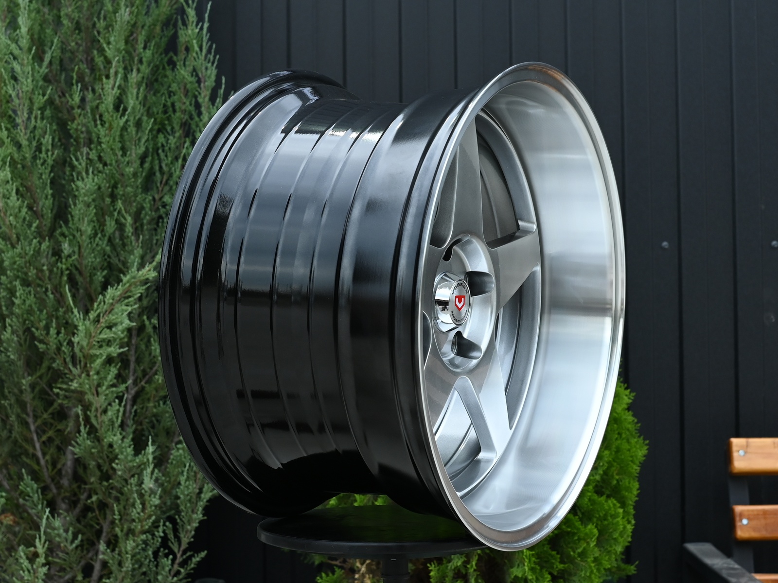 R17 Taigiro EVO 8.5 ET33 5*114.3 Темный хром