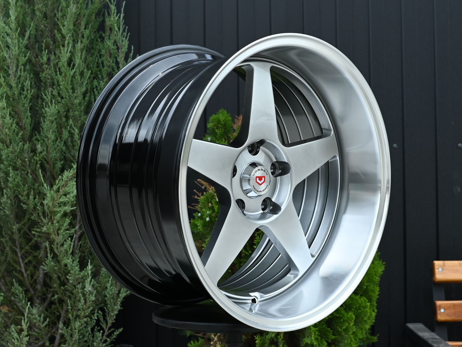 R17 Taigiro EVO 8.5 ET33 5*114.3 Темный хром