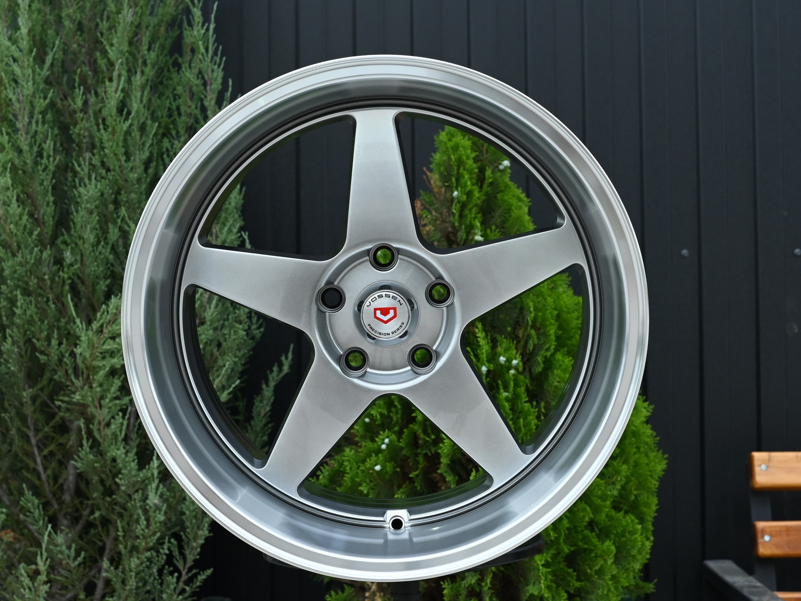 R17 Taigiro EVO 8.5 ET33 5*114.3 Темный хром