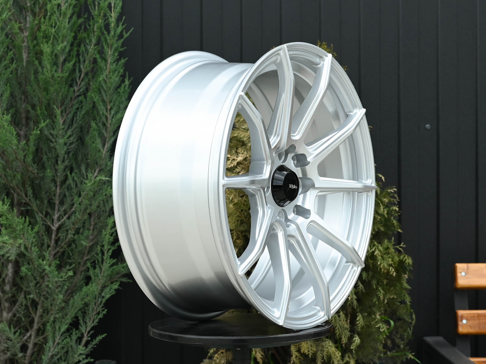 R16 Taigiro Spider 7.0J ET35 4*100/114.3 Серебро