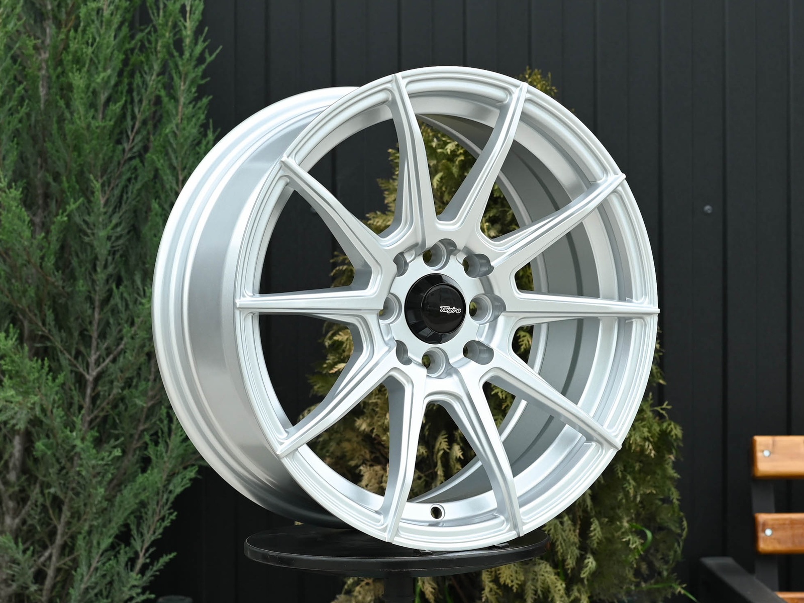 R16 Taigiro Spider 7.0J ET35 4*100/114.3 Серебро