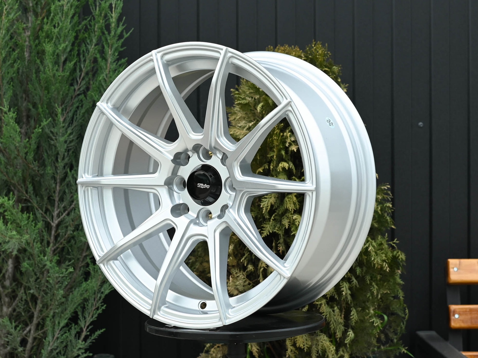 R16 Taigiro Spider 7.0J ET35 4*100/114.3 Серебро