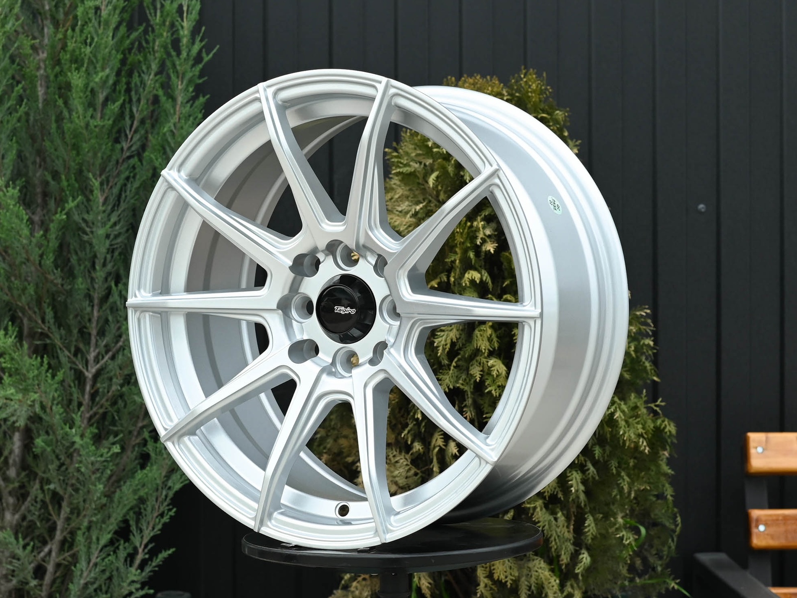 R16 Taigiro Spider 7.0J ET35 4*100/114.3 Серебро