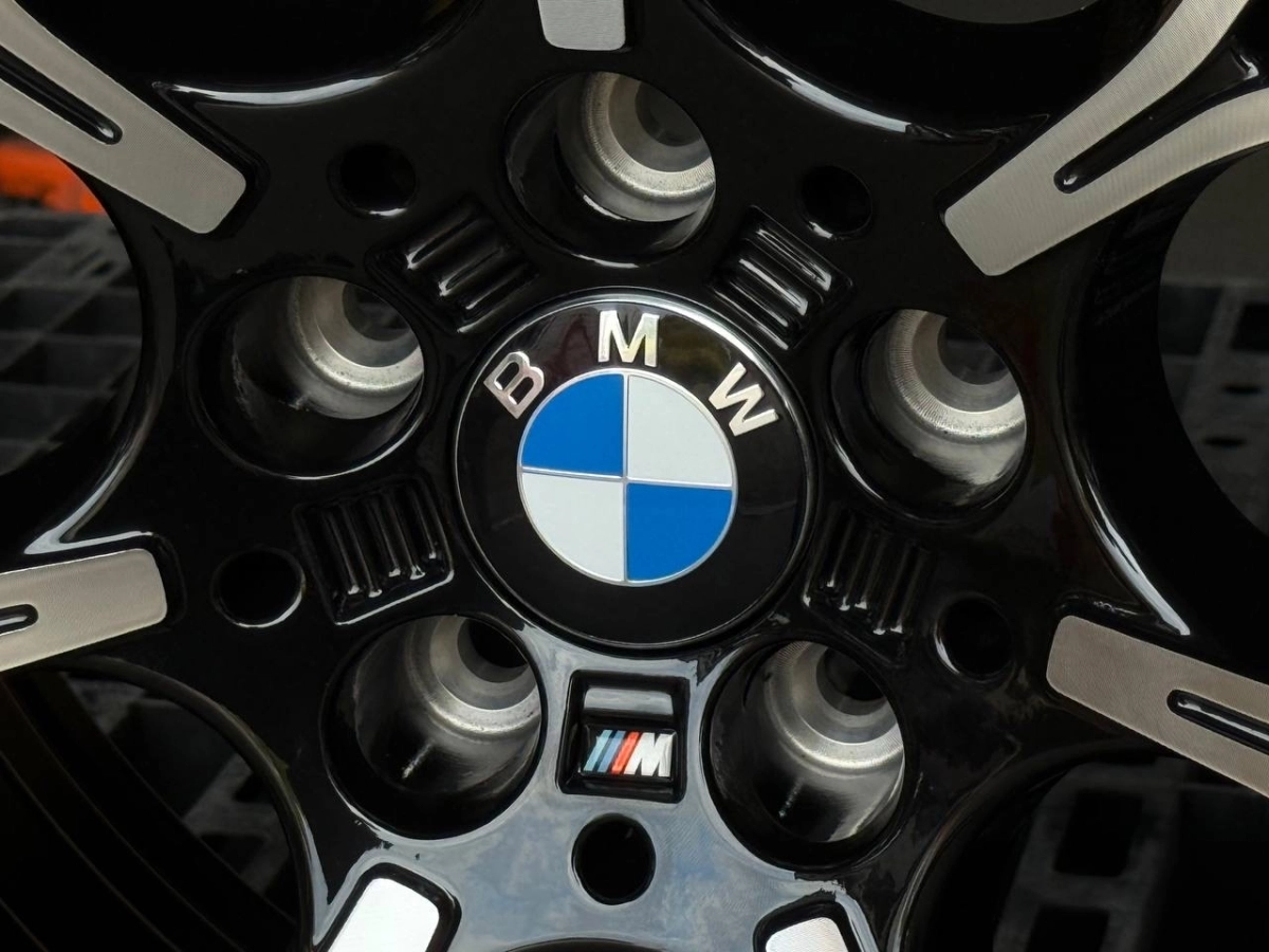 BMW D7046