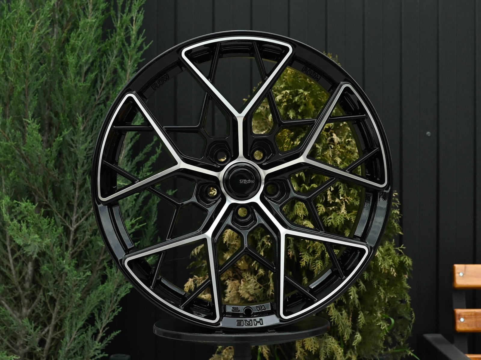 R17 HRE FF10 Стиль 7.5J ET38 5*100 Черный ФЗ