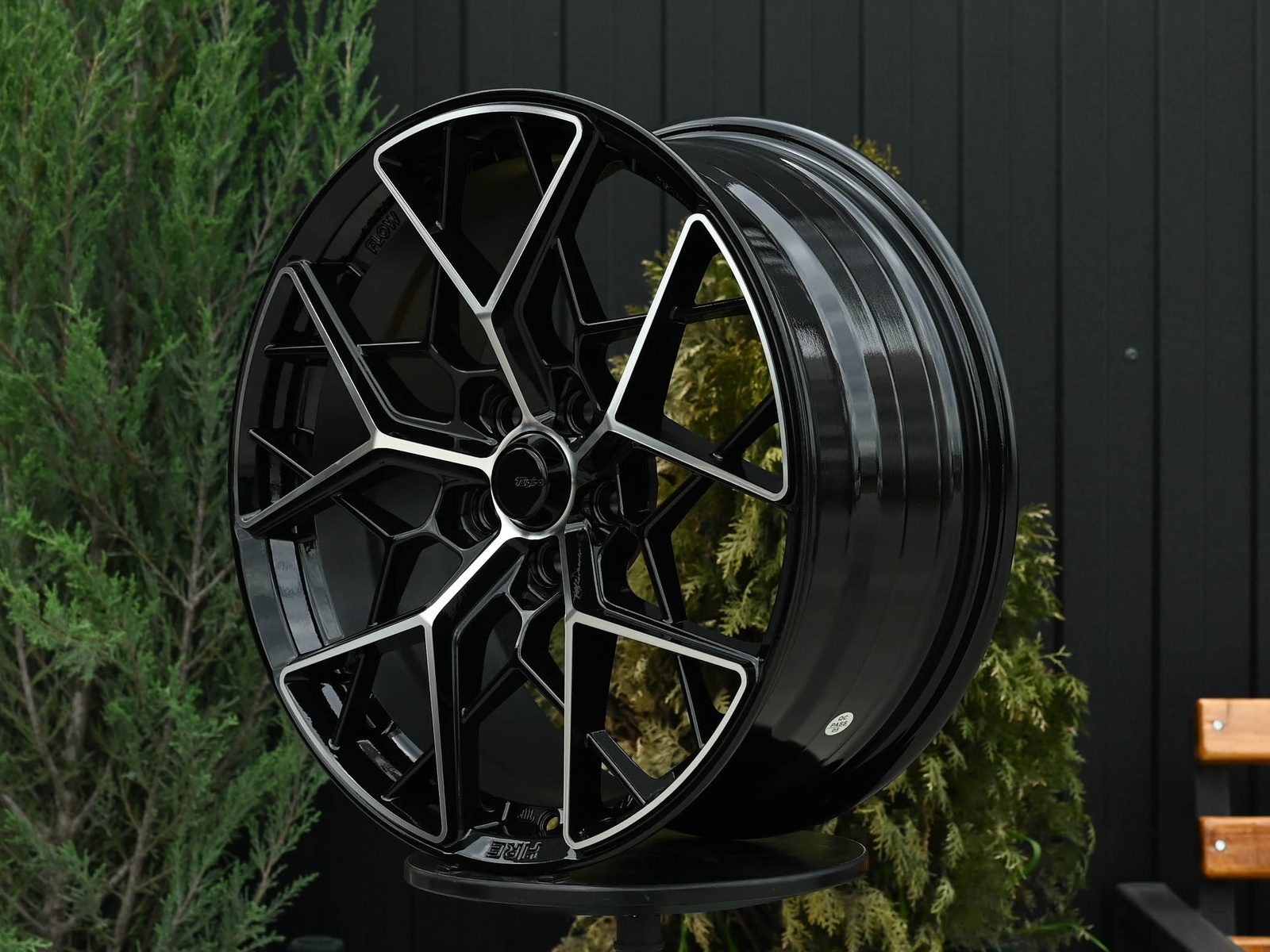 R17 HRE FF10 Стиль 7.5J ET38 5*100 Черный ФЗ