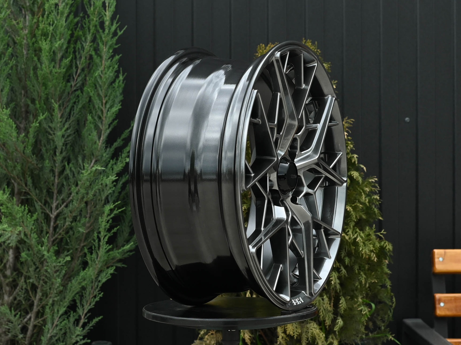 R16 HRE FF10 Стиль 6.5J ET38 4*100 Темный хром