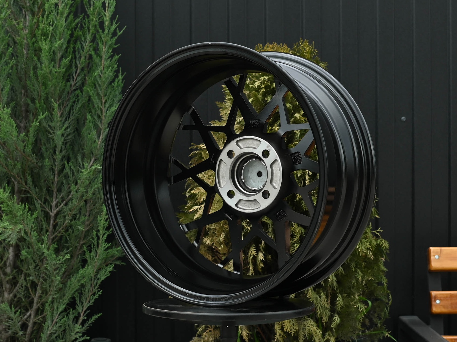 R16 HRE FF10 Стиль 6.5J ET38 4*100 Темный хром