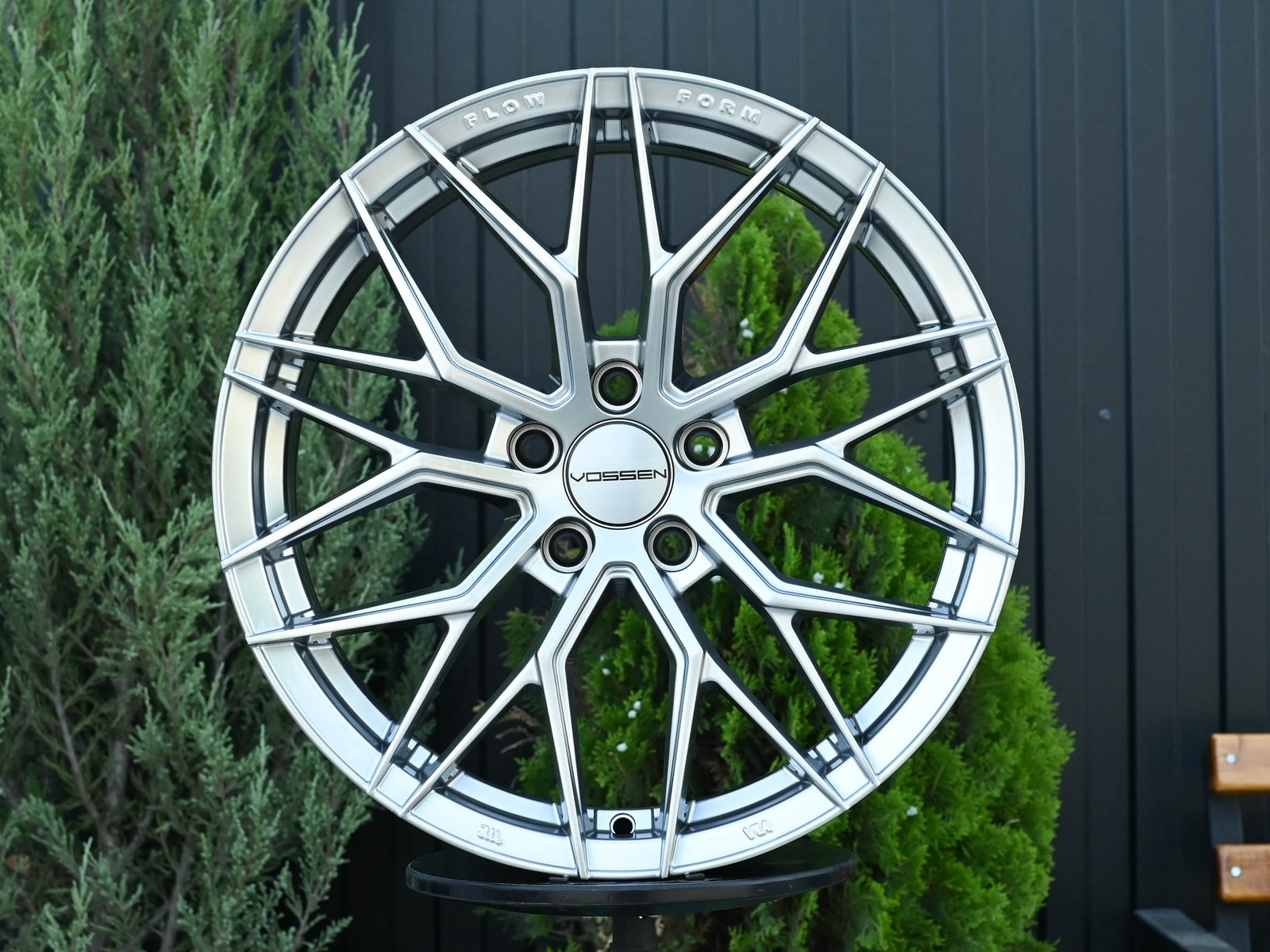 R17 Vossen 3323 Стиль 7.5J ET38 5*100 Серебро