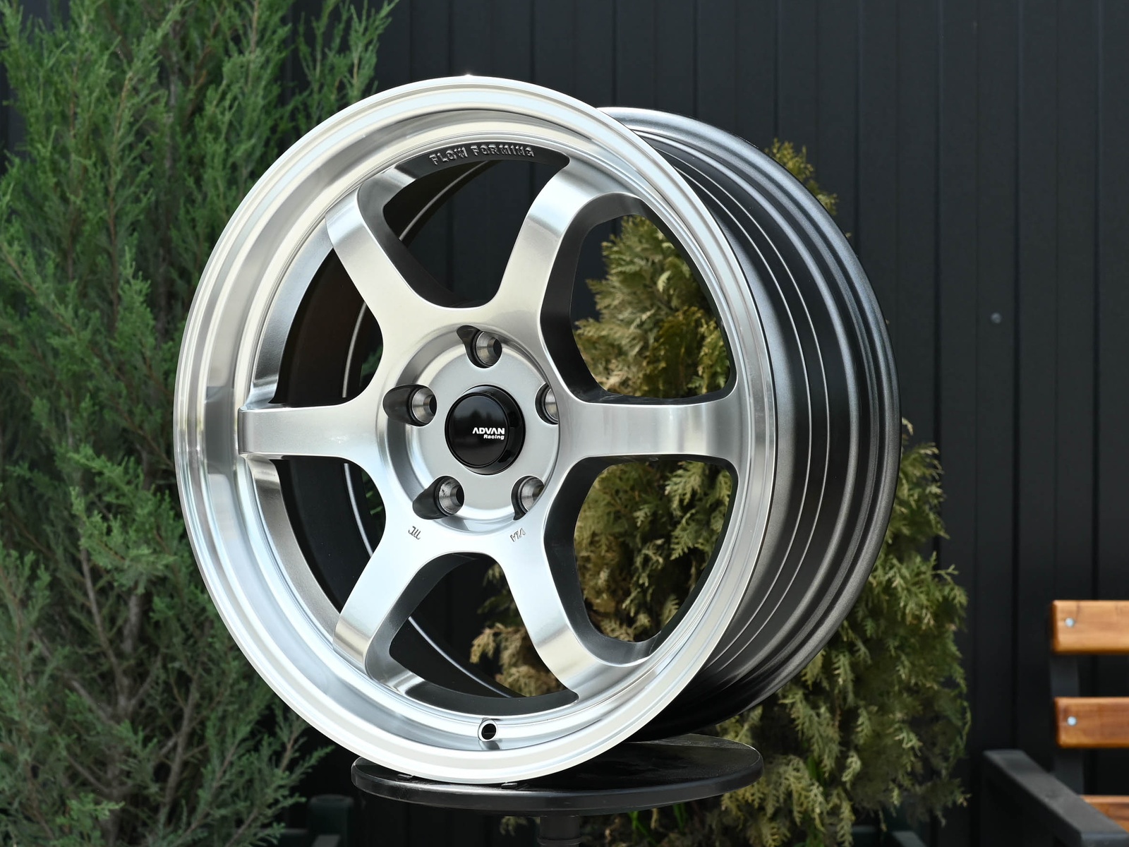 R17 Taigiro R6 7.5J ET38 5*114.3 Темный хром