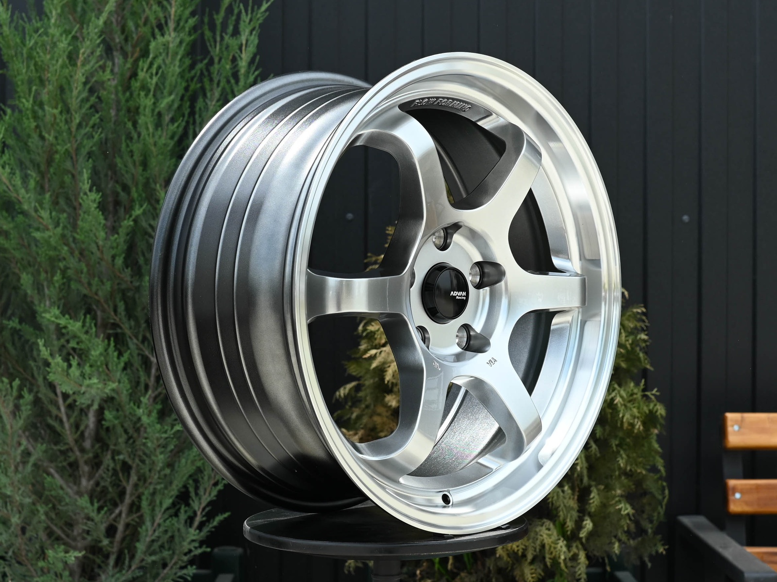 R17 Taigiro R6 7.5J ET38 5*114.3 Темный хром