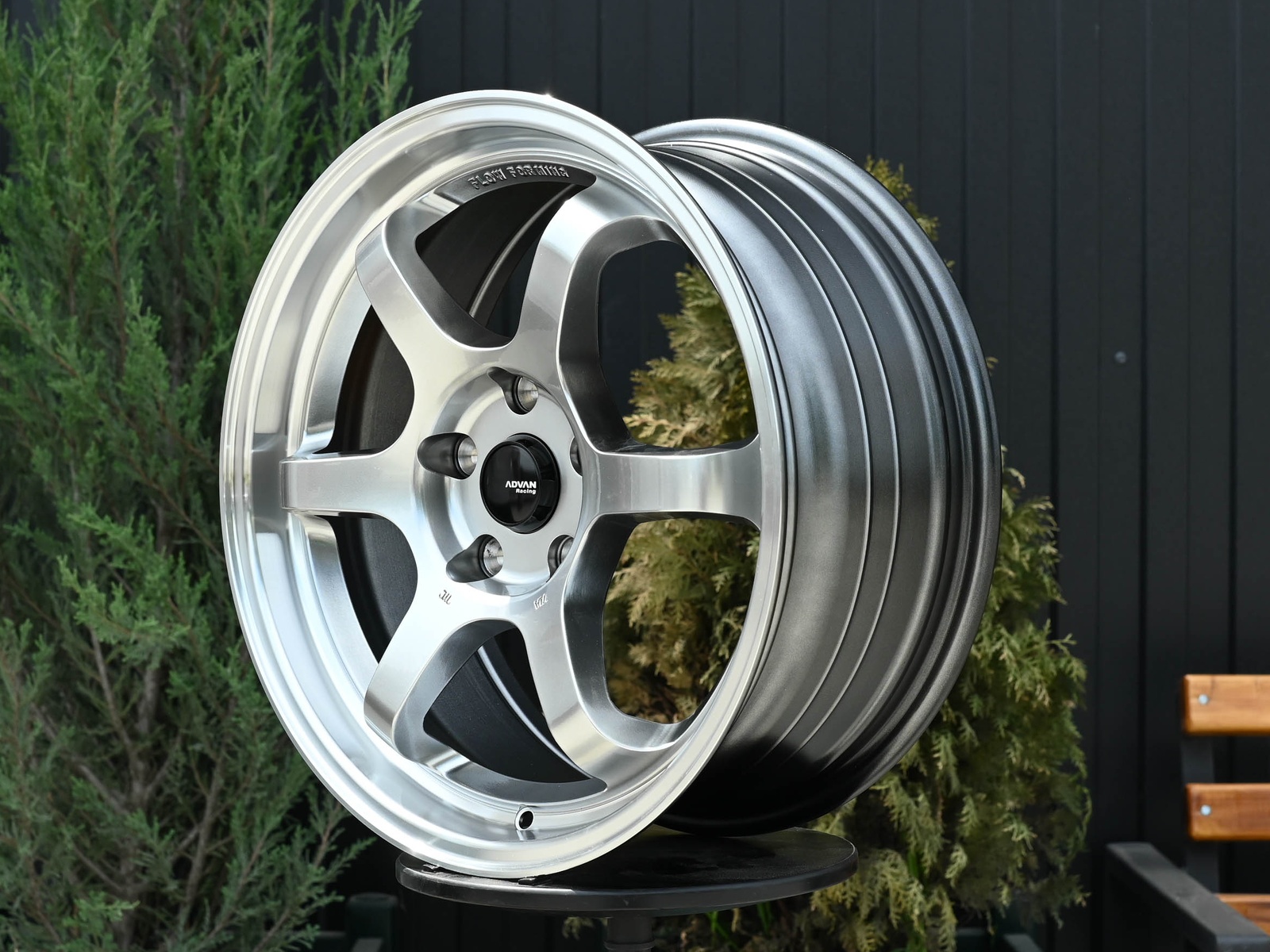 R17 Taigiro R6 7.5J ET38 5*114.3 Темный хром