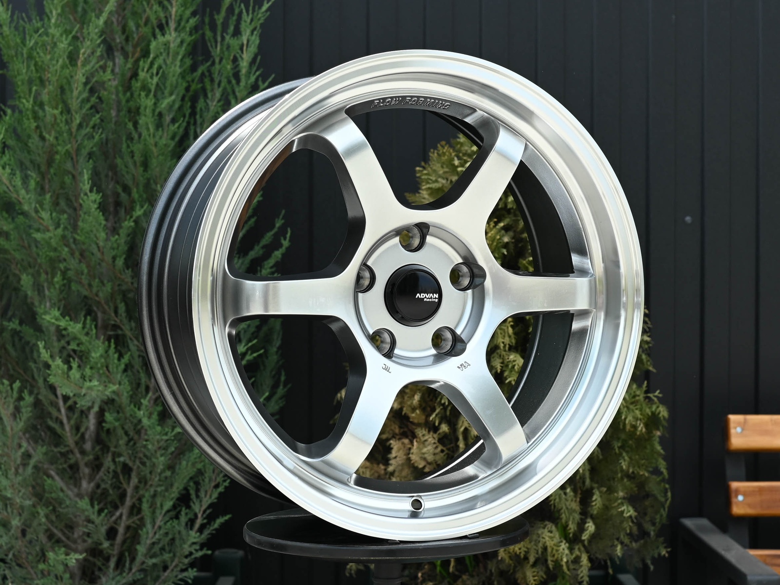 R17 Taigiro R6 7.5J ET38 5*114.3 Темный хром