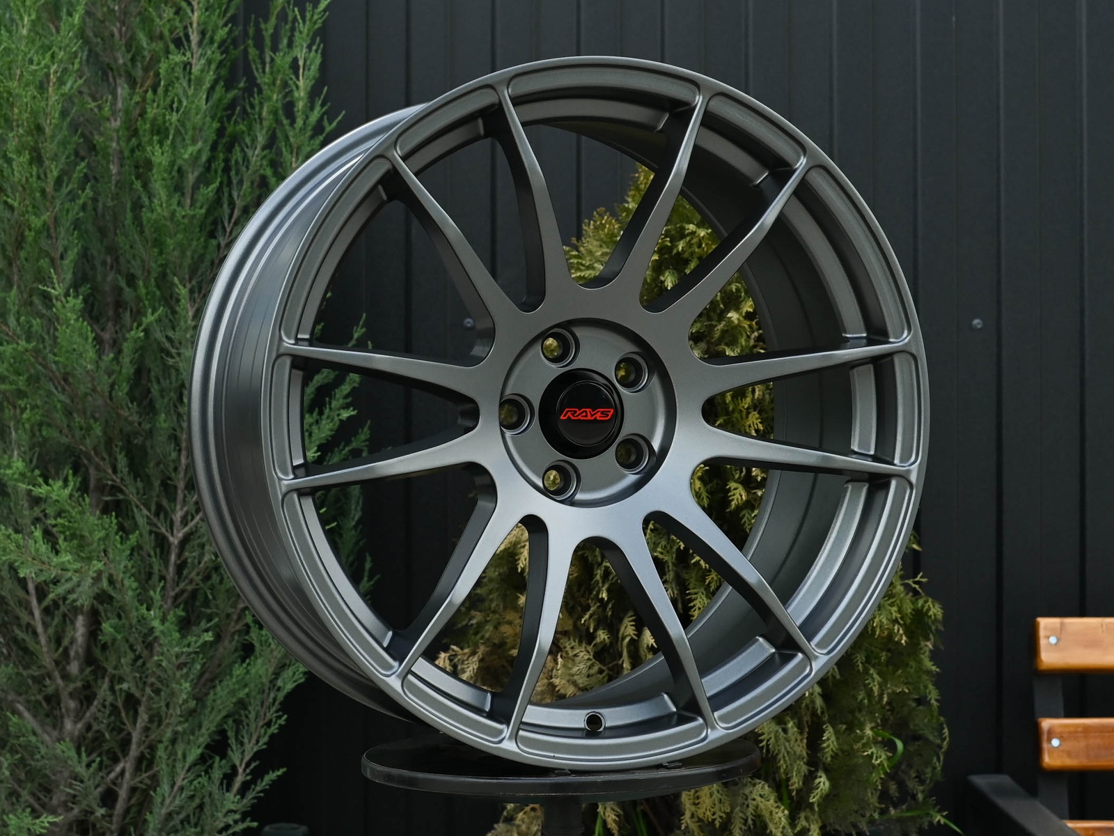 R17 Rays Gram 57Xtreme Стиль 8.0J ET35 5*100 Графит