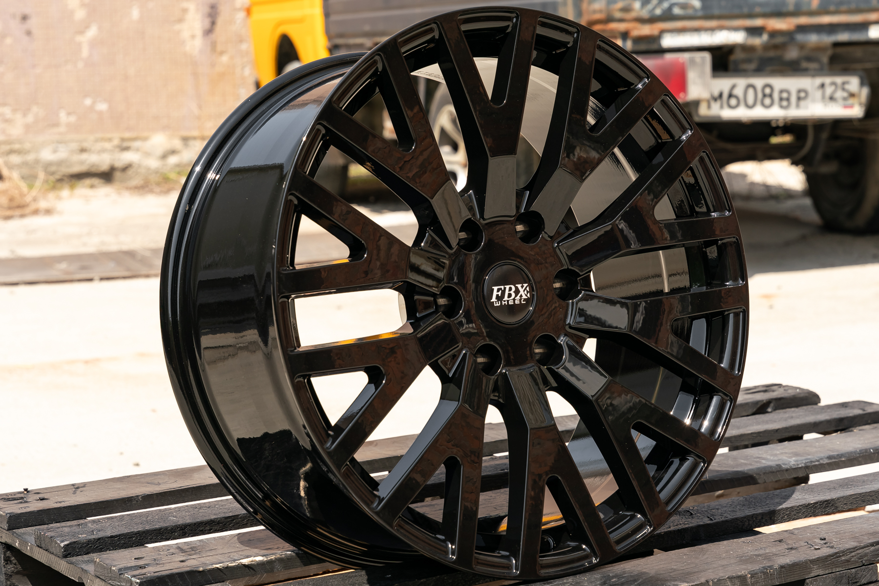 NEW! Комплект дисков FBX Kahn RS-2 R20 J8.5 ET+20 6*139.7 (R659)